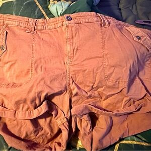 Torrid Women's Cargo Shorts in Dusty Rose